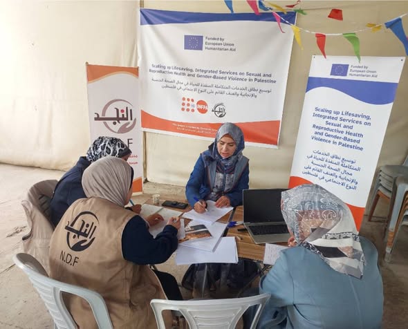 نفّذ ملتقى النجد التنموي يوماً تدريبياً استهدف الأخصائيات العاملات في فرع الملتقى - بمدينة دير البلح، وذلك في إطار تعزيز قدراتهن المهنية وتطوير مهاراتهن في التعامل مع الحالات المختلفة.